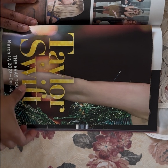 Taylor Swift Magazine: The Eras Tour Recap - Picture 6 of 6